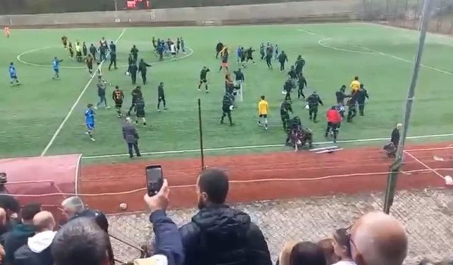 Artvin'de amatör maçta kavga çıktı