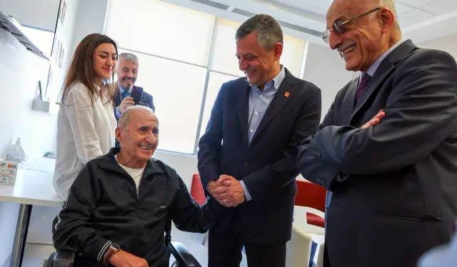 ÖZGÜR ÖZEL, HİKMET ÇETİN’İ ZİYARET ETTİ