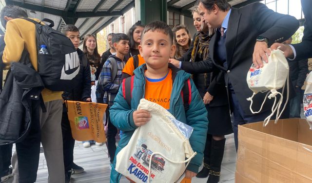 Türkiye Turuncuya Boyanıyor: LÖSEV’den Umut Hareketi