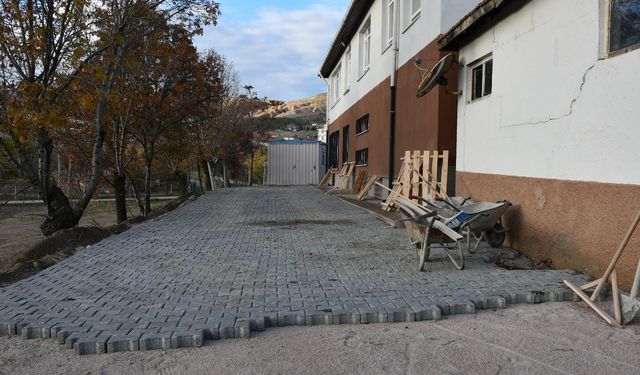 Kalecik'te okulların parke taşı yenileniyor!