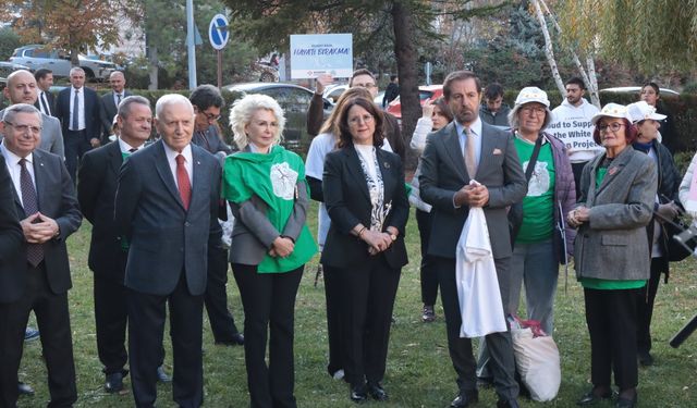 NURSEN YAVAŞ KANSERE KARŞI FARKINDALIK ETKİNLİĞİNDE