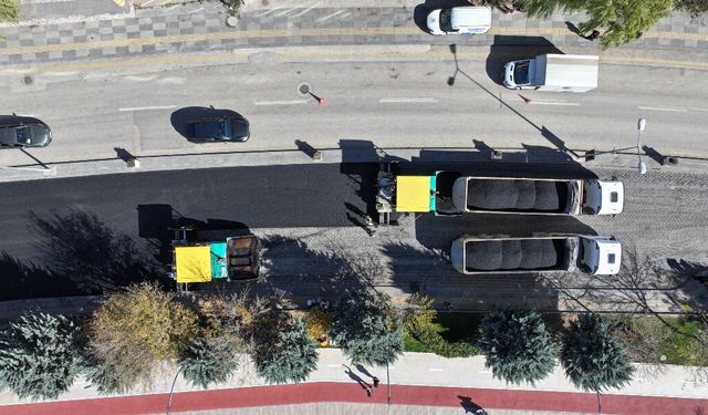 Gölbaşı’nda Mogan Gölü yoluna sıcak asfalt!