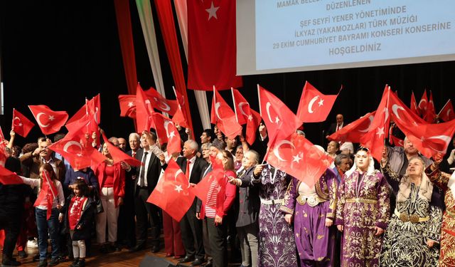 Cumhuriyet’in 102. Yılı Mamak’ta Coşkuyla Kutlandı