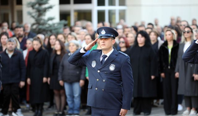 Yenimahalle’de Atatürk Saygıyla Anıldı