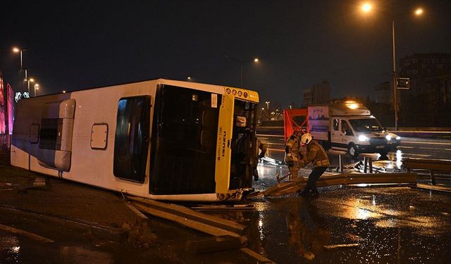 Çekmeköy’de Özel Halk Otobüsü Devrildi!