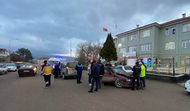 Sivas’ın Gemerek İlçesinde Kaza: 3 Yaralı