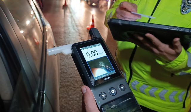 Adana'da trafik denetimi sürücülere pahalıya patladı