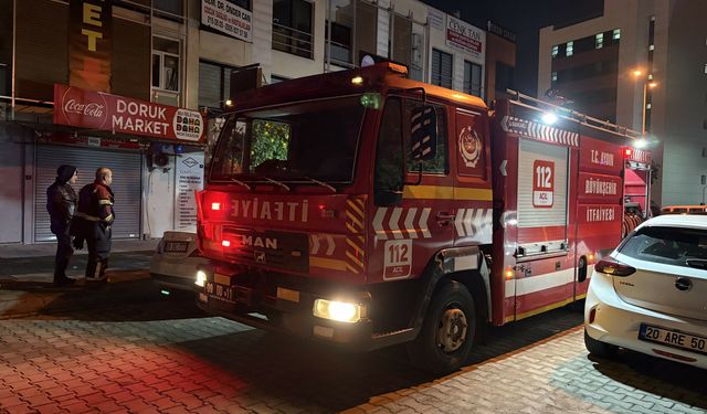 Aydın’da Park Halindeki Otomobil Alev Aldı