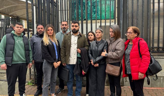 Eşini satırla öldürdü!