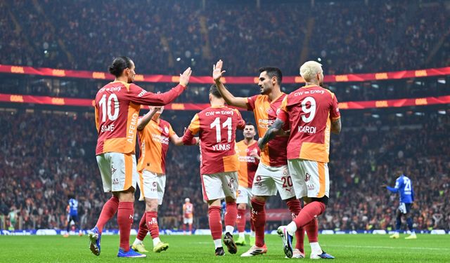 Galatasaray devreyi lider olarak kapattı