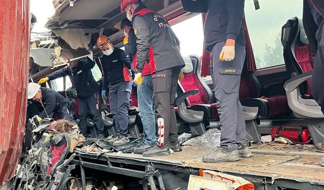 Osmaniye'de feci kaza; 6 ölü, 11 yaralı