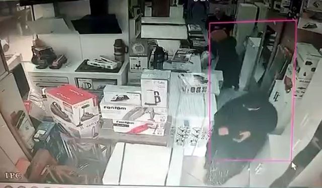 Saç düzleştiricisi çaldı