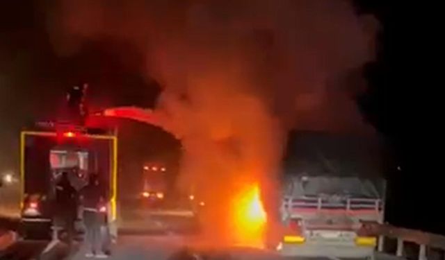 Seyir halindeyken alev aldı!