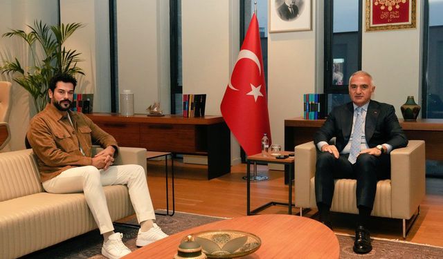 Ünlü Oyuncu Burak Özçivit’ten Bakan Ersoy'a ziyaret