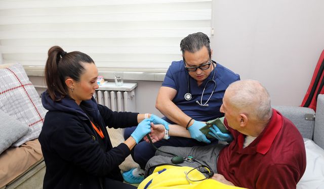 Yenimahalle’de evde sağlık hizmeti 12 yıldır şifa dağıtıyor