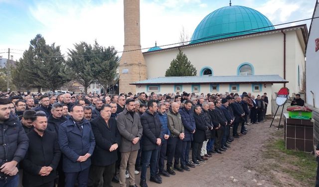Başkan Uzun’un Babaannesi Son Yolculuğuna Uğurlandı