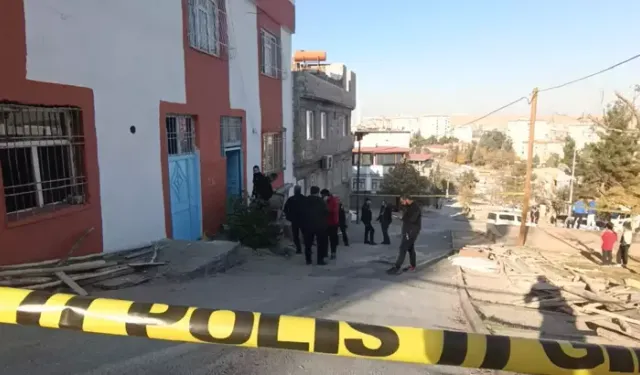 Boşandığı karısını öldürdü