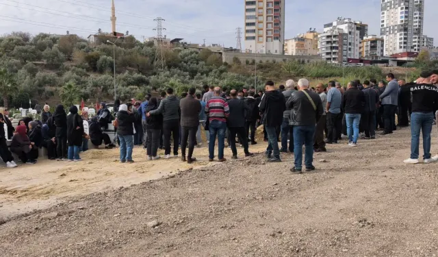 Anne ve oğlu yan yana toprağa verildi