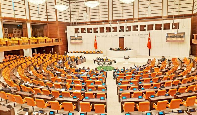 Kariyer memurlarına 30 bin TL’lik ek zam krizi