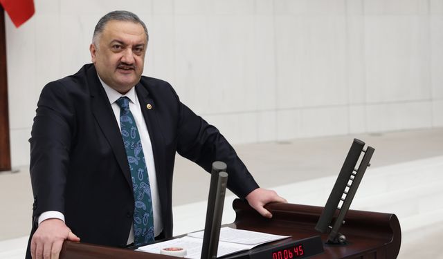 “Camiler, namaz kılınıp dağılan mekânlar olmaktan çıkarılmalı”