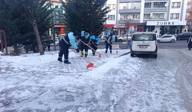 Pursaklar’da Buzlanmaya Karşı 7/24 Seferberlik