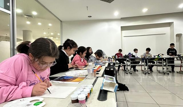 Pursaklar’da Minik Eller Sanatla Buluşuyor