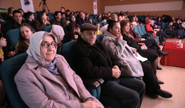 Minik Bilim İnsanları Sahnedeydi