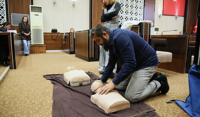 Keçiören Belediyesi’nden Personeline Hayat Kurtaran İlk Yardım Eğitimi