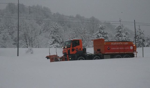 Bolu Dağı geçişinde kar etkili oluyor