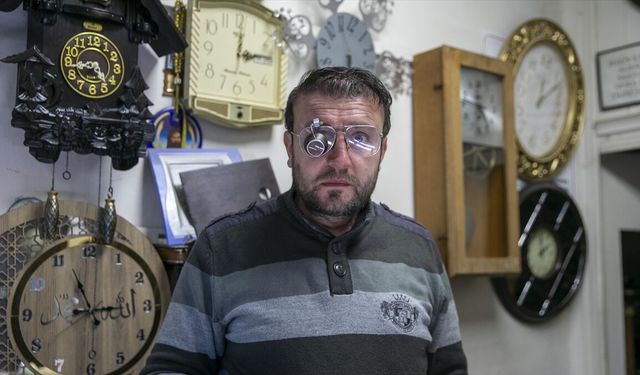 Depremlerde kaybettiği ailesinin mesleğine devam ediyor