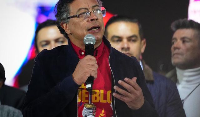 Cumhurbaşkanı Petro'dan 'halkın gücü' mesajı