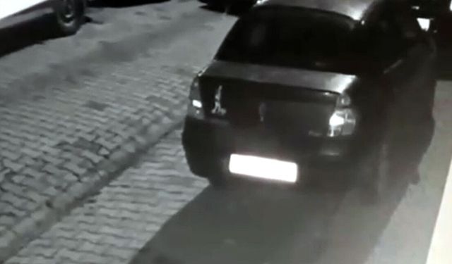 El arabası ile dondurma dolabını çaldı