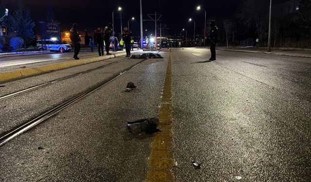 Eskişehir’de Tramvay Durağında Feci Kaza: 3 Ölü