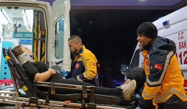 İnegöl’de İki Otomobil Çarpıştı: 3 Yaralı