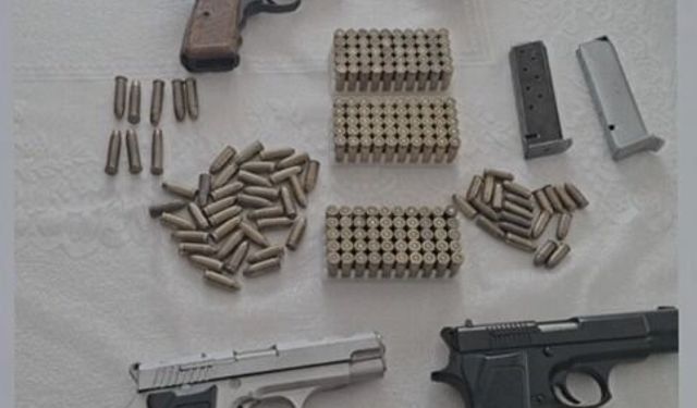 Merzifon’da silah kaçakçılığı operasyonu: Baba ve oğlu gözaltında