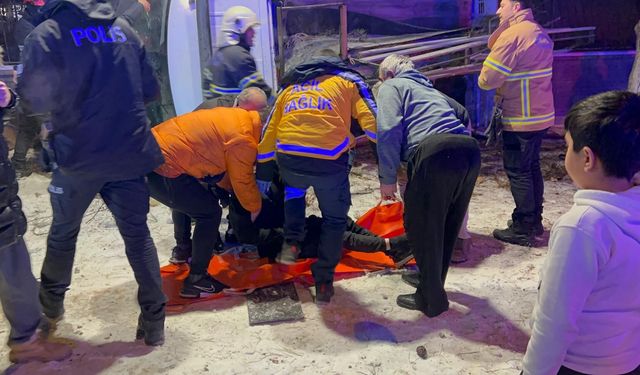 Nevşehir’de kamyonet otomobile çarptı: 4 yaralı