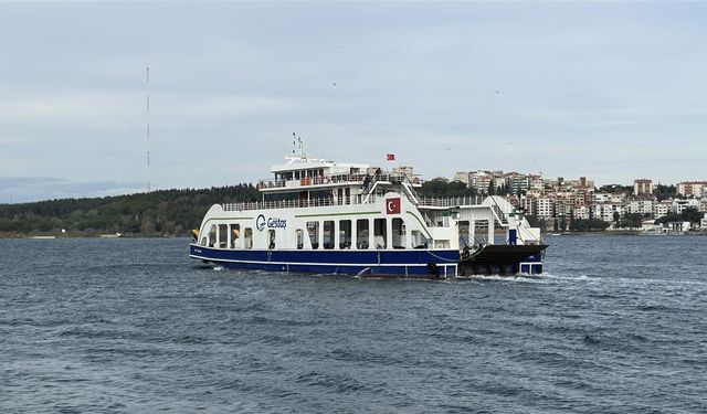 Olumsuz Hava Feribot Seferlerini Durdurdu: Bozcaada ve Gökçeada’ya Ulaşım Yok