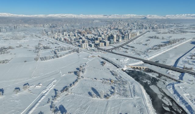 Sivas'ta 227 yerleşim yeri yolu kapandı
