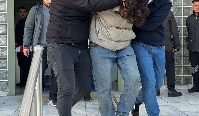 Terör Örgütü Üyeliğinden Aranan Şüpheli Yurda Girerken Yakalandı!