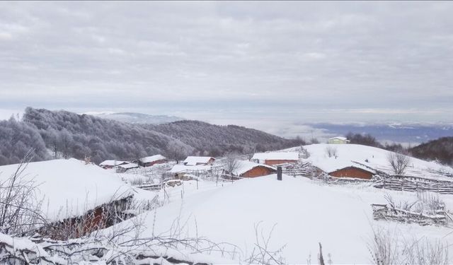 Amasya’da Kar Yağışı Hayatı Durdurdu, Öğrencilerden “Tatil” Çağrısı