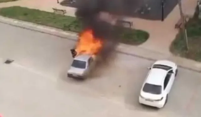 Diyarbakır’da Seyir Halindeki Otomobil Alevlere Teslim Oldu