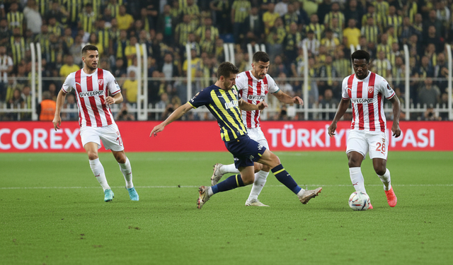 Süper Kupa yarı finalinde Fenerbahçe’den net galibiyet