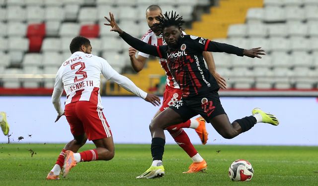 Gençlerbirliği Antalyaspor'a mağlup oldu