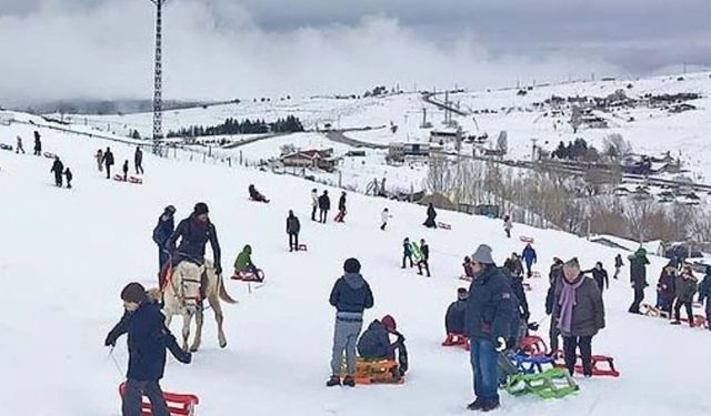 ELMADAĞ KAYAK MERKEZİ’NDE KAR KEYFİ