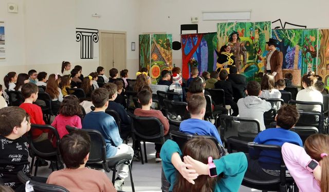 Yenimahalle Belediyesi’nden Çocuklara Tiyatro Şenliği!