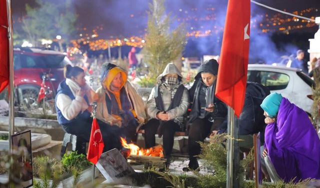 6 Şubat depremlerinin üçüncü yılında kayıplar kabirleri başında anıldı!