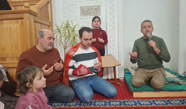 Beypazarı'nda camide asker kınası yakıldı