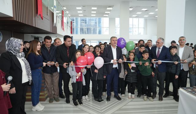 Çubuk'ta Kitap Fuarı Açıldı!