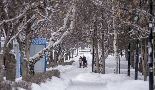 Doğu Anadolu’da Kar Alarmı: 300’e Yakın Yerleşim Yeri Ulaşıma Kapandı
