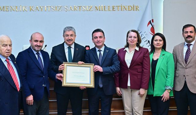 Eskişehir Valisi Yılmaz'a Sivrihisar'da fahri hemşehrilik beratı!